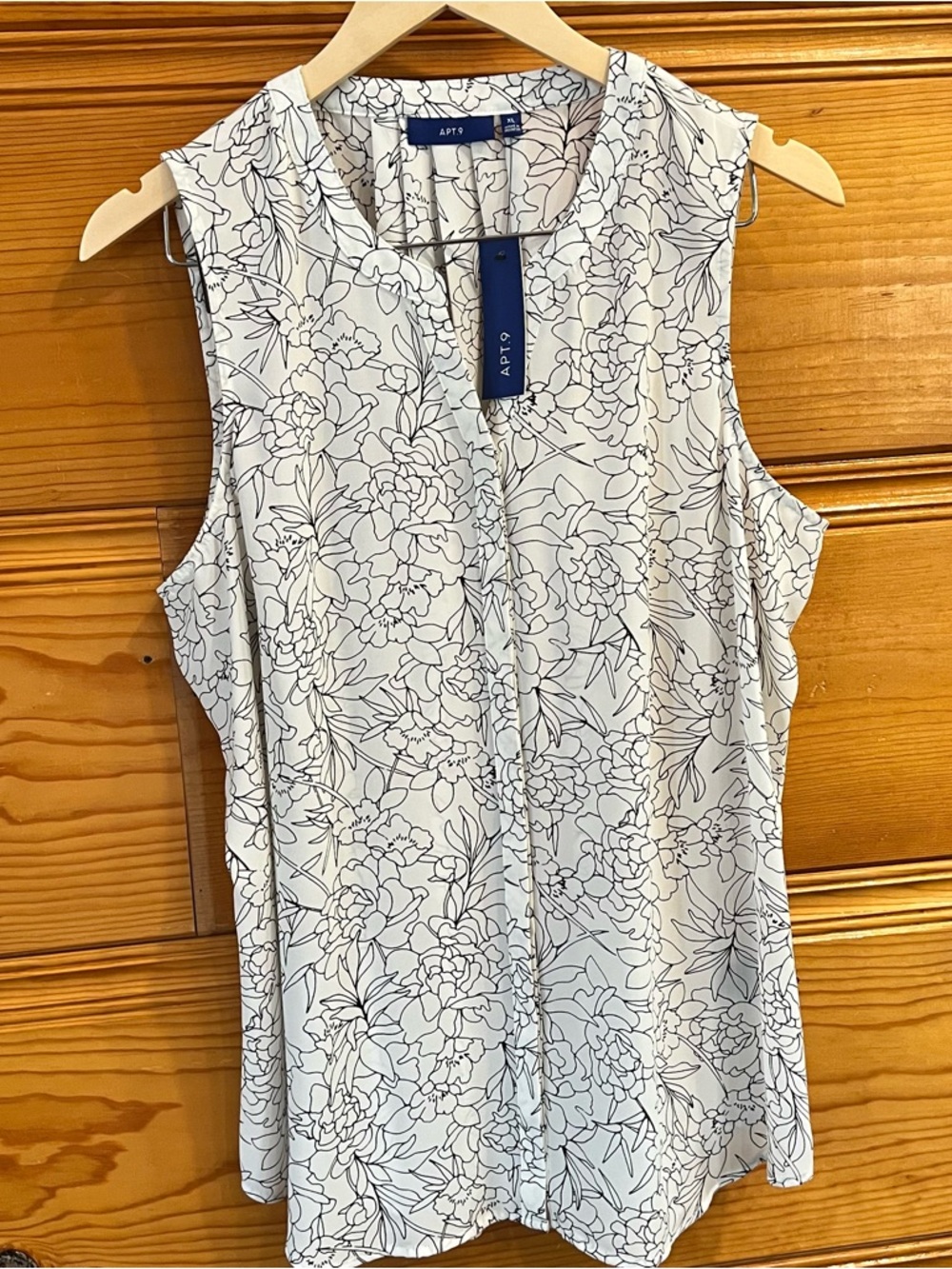 Apt. 9 White Black Sleeveless Floral Shell Officecore Pleated Blouse Office